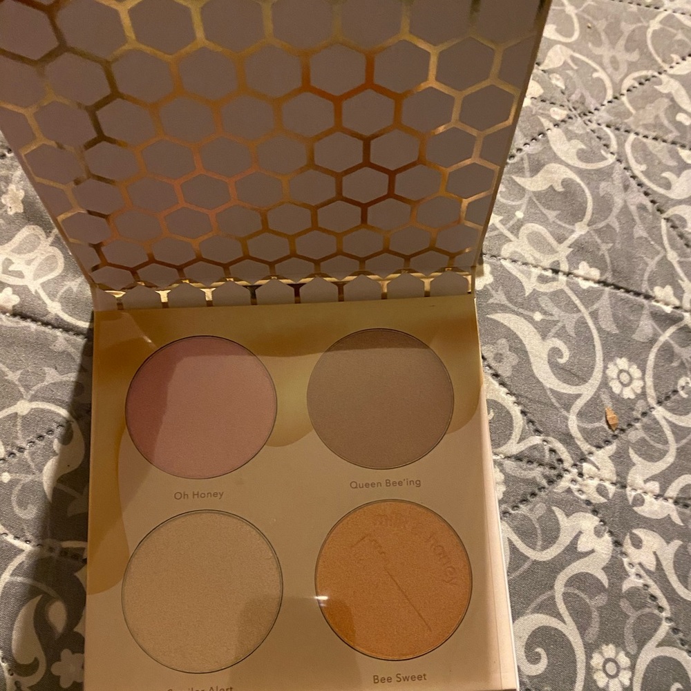 Milk & Honey Highlighter palette